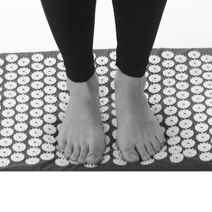 ACUPUNCTURE MAT & PILLOW SET.BLACK